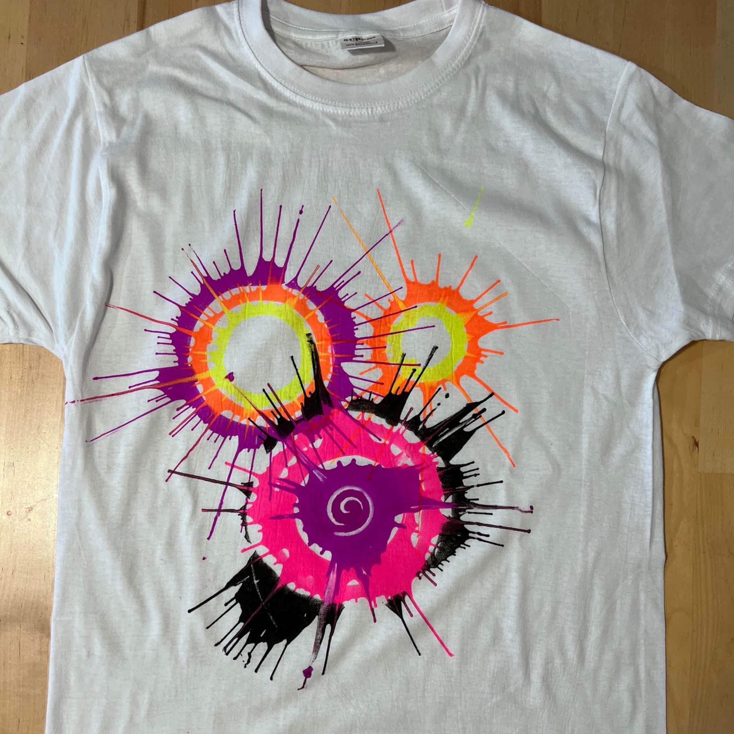 Spin Art Painting 4 Spin-Art auf T-Shirt